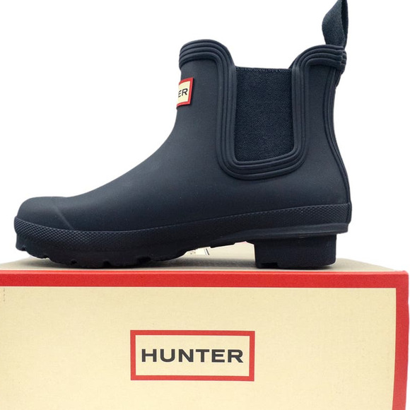 Hunter Womens Original Chelsea Rain Boot, Waterproof & Muck  Hunter Navy Blue Original Waterproof Chelsea Rain Boots Women\'s size 6